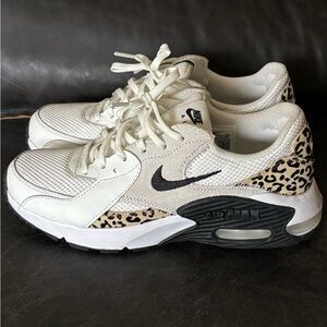 Nike AirMAX Athletic shoes with leopard print detail